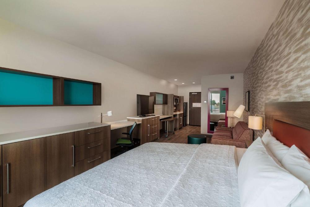 King Studio Suite - Non-Smoking interior
